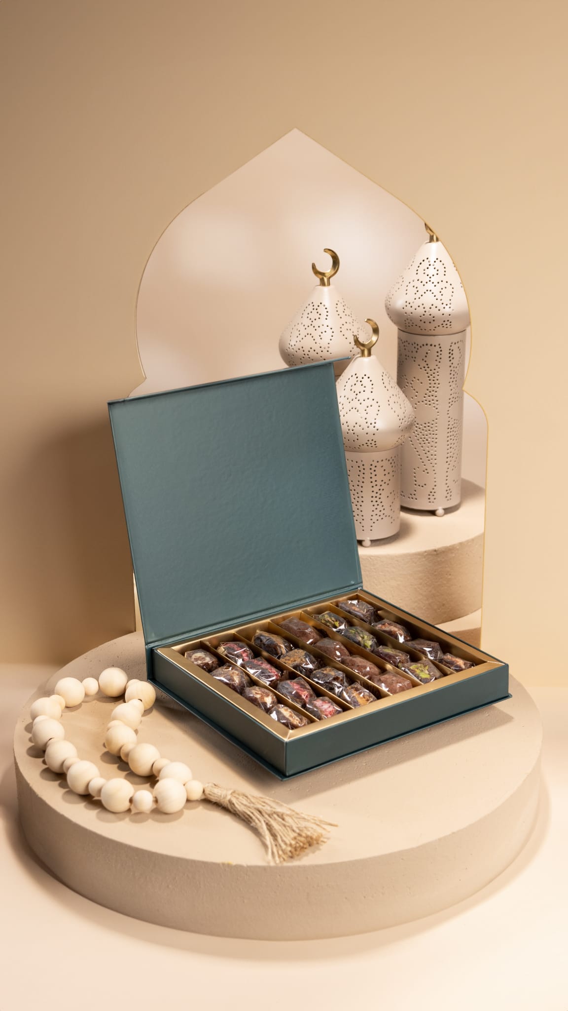 Exquisite Madjool Dates Collection: Elegance in Every Bite – A Ramadan Gifting Essential